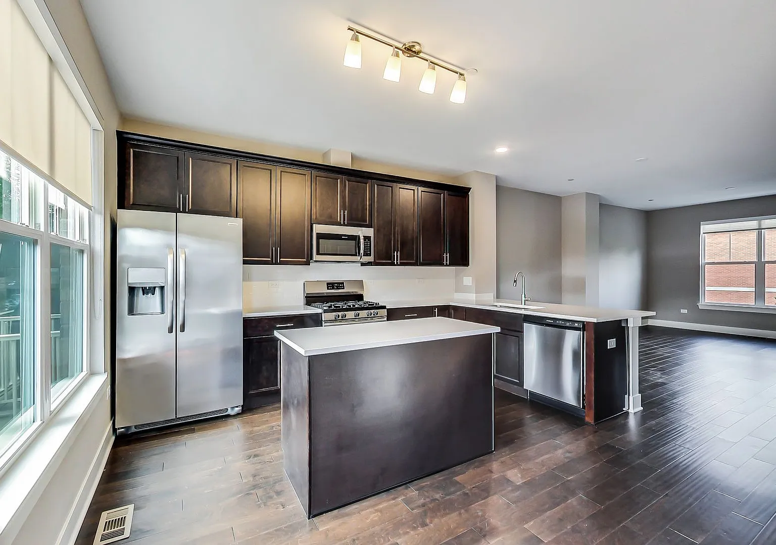 Webster Place — Photo 1
