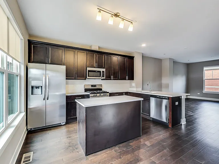 Webster Place — Photo 1
