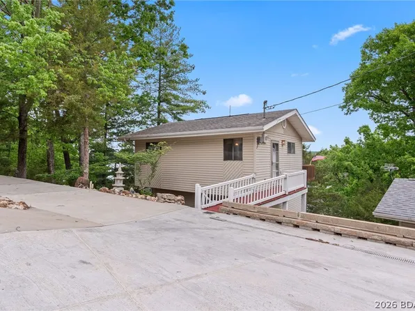 126 Hickory Rd, Lake Ozark, MO 65049