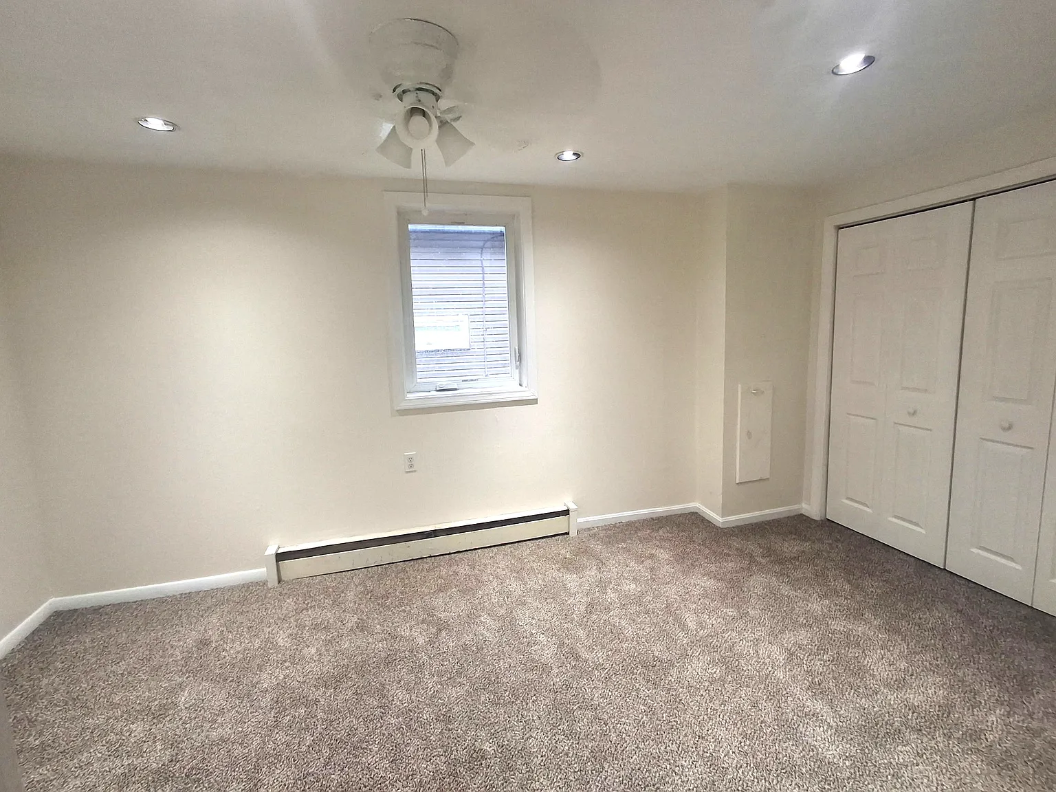 5 bed, 2070 sqft, $1,600 — Photo 4