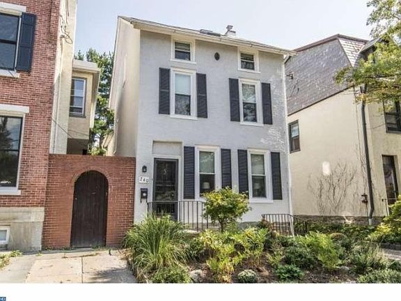 2nd image of 240 E Evergreen Ave