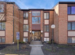 9703 Kings Crown Ct APT 101, Fairfax, VA 22031