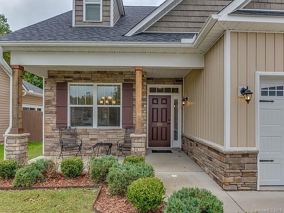 2nd image of 101 Foxtail Ct #9