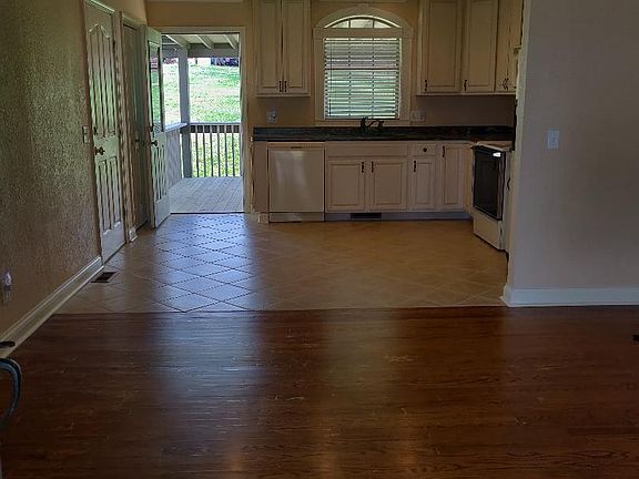 3rd image of 3816 Calaford Dr
