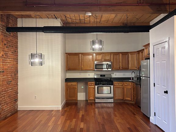 Unfurnished ready to move-in