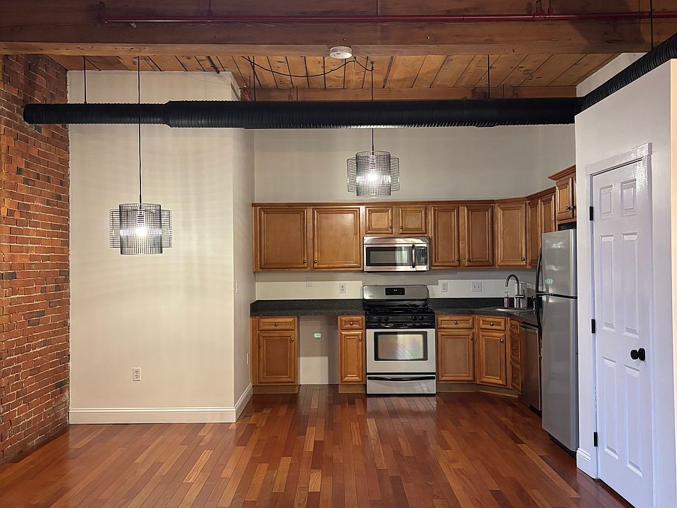 Unfurnished ready to move-in