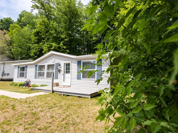 619 Adams St, Boyne City, MI 49712