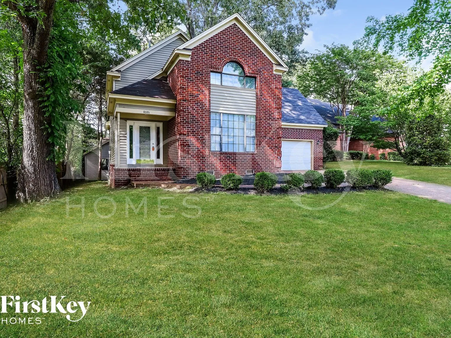 3 bed, 2.0 bath, 2108 sqft, $2,190 — Photo 2