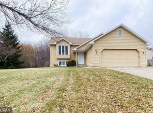 618 Koehnen Dr, Chaska, MN 55318
