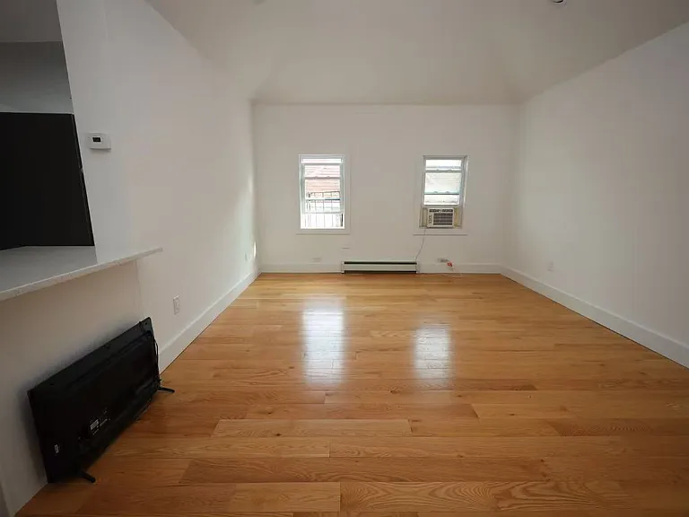 7807 Ridge Blvd #3 — Photo 7