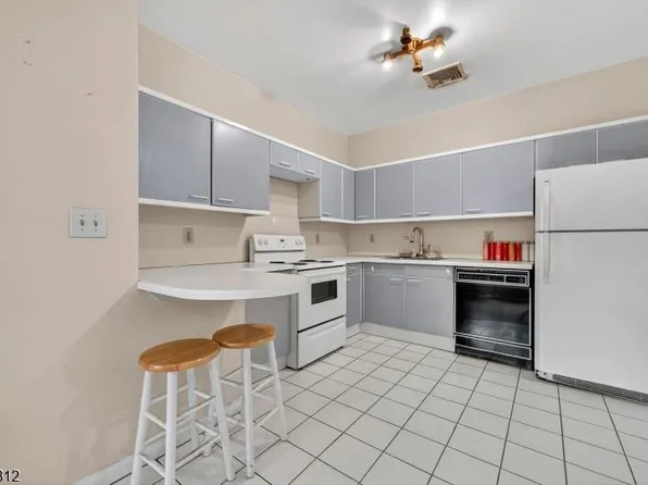 75 Liberty Avenue image 10 of 21