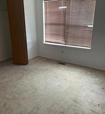 4th image of 401 Trimble Fields Dr