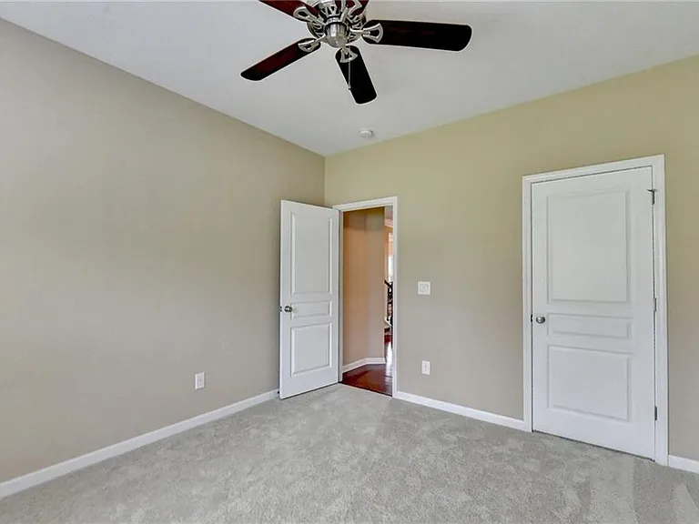 4228 Woods Creek Ln — Photo 38