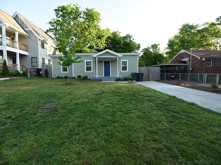 1207 Keller Ave — Photo 2