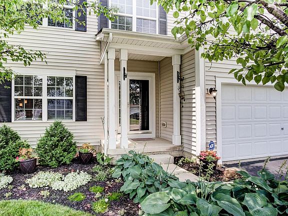 4th image of 921 Preble Dr