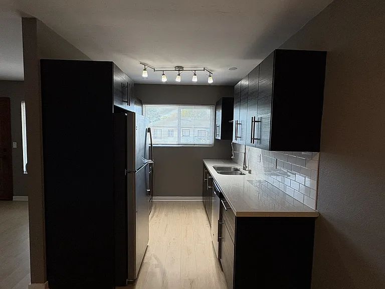 4344 Van Dyke Ave — Photo 8