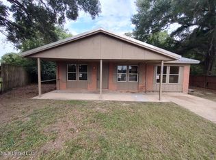 4807 King James Dr, Pascagoula, MS 39581