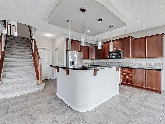 3rd image of 144 E Hawkmere Rd