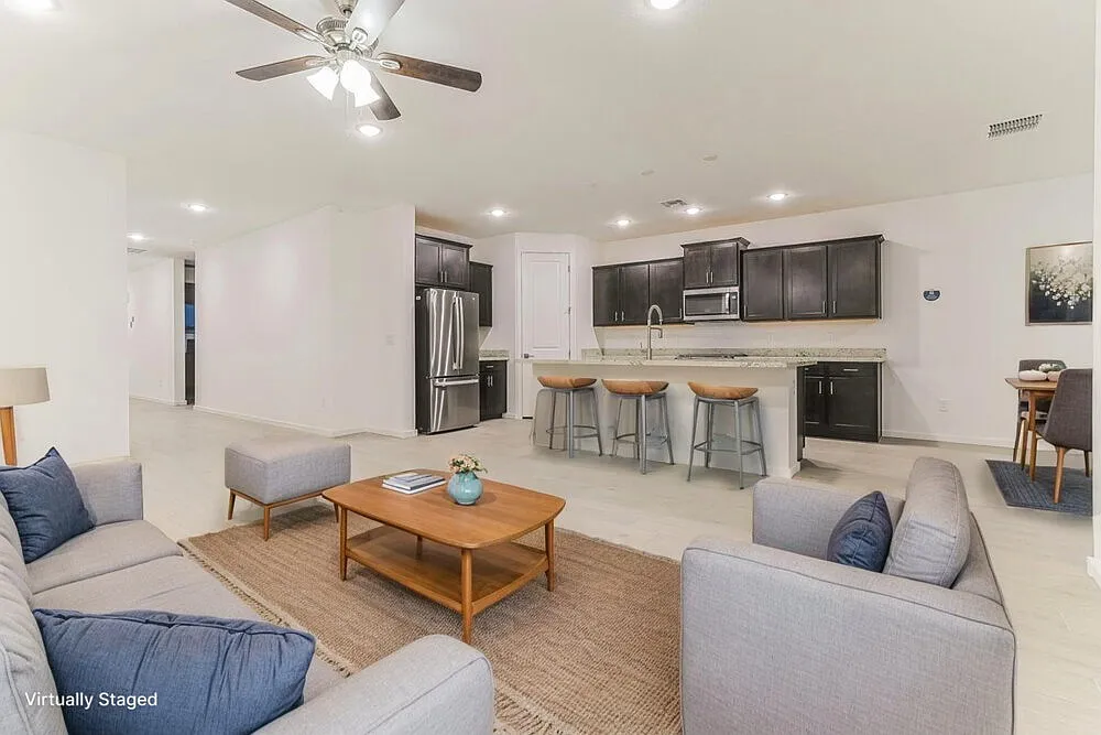 4 bed, 2.0 bath, 2140 sqft, $2,380 — Photo 4