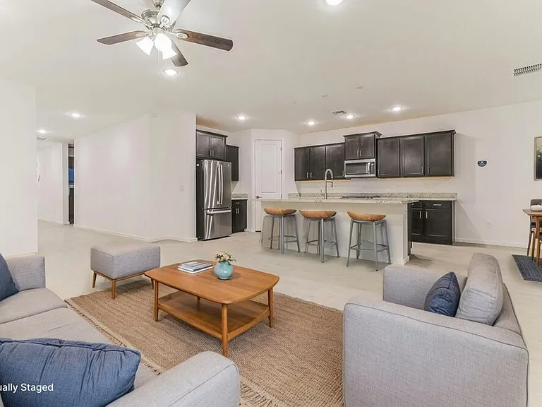 4576 W Hannah St — Photo 4