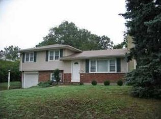 42 Locker St, Bayville, NJ 08721