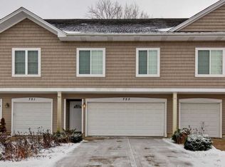 723 W Donovan Ave, Woodstock, IL 60098