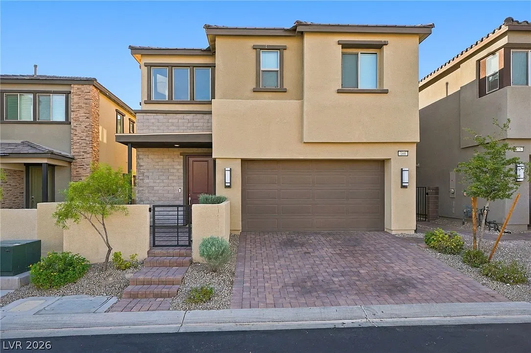 4 bed, 2.5 bath, 2662 sqft, $3,750 — Photo 2