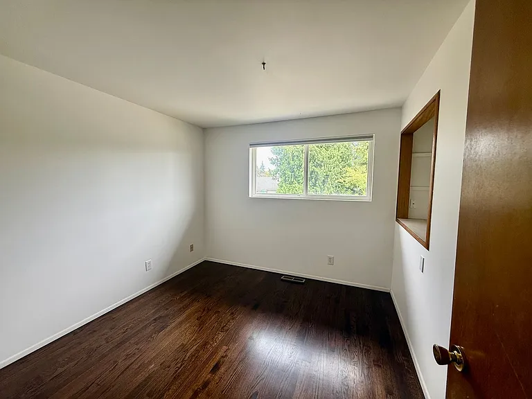 8421 31st Ave SW — Photo 12