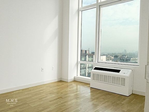 5th image of 2310 41st Ave APT 8F