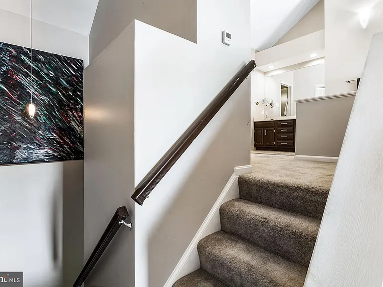 503 Shorter Ln — Photo 18