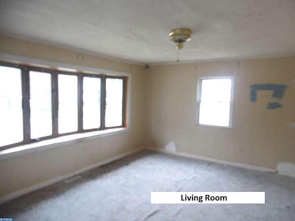 3rd image of 632 Glencroft Cir