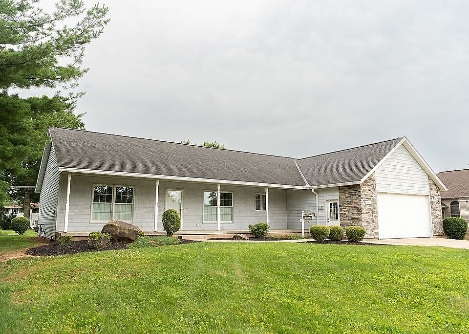 1055 Maumee Avenue, Mans