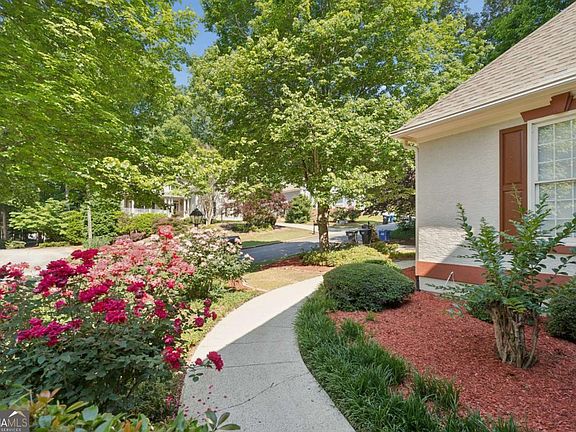 4th image of 1611 Flowering Dogwood Dr