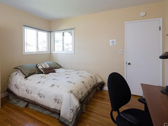 5th image of 9671 Nadine St