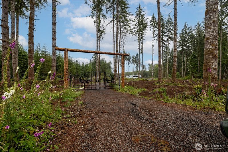 4th image of 254 Calvin Road