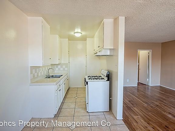 4th image of 1088 W 39th St APT 8