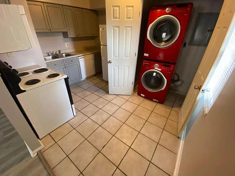 2582 Dayton Ave #A — Photo 5