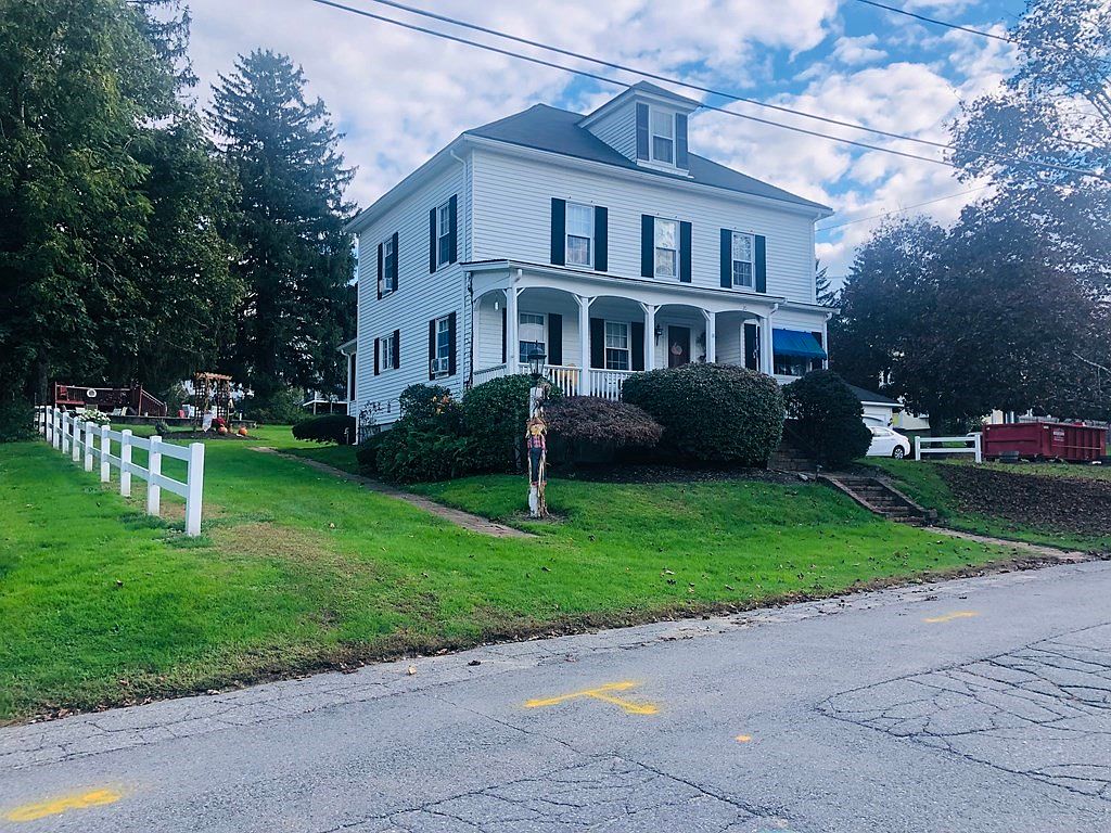 20 Spring St, Clinton, MA 01510 Zillow