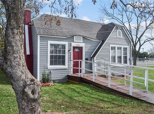 1205 Post Oak St, Hearne, TX 77859