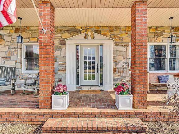 4th image of 4043 Mockingbird Hill Rd