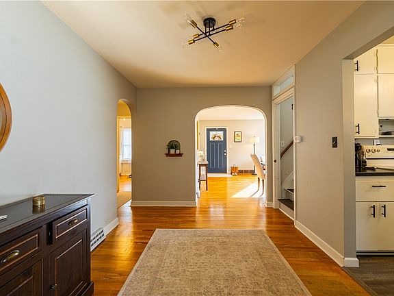 5th image of 1710 Laurel Avenue