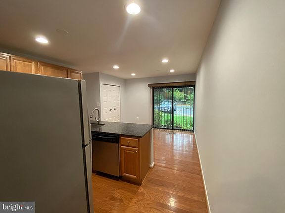 3rd image of 4962 Schuyler Dr