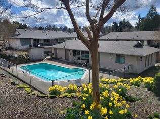 2852 SE Lake Rd, Portland, OR 97222