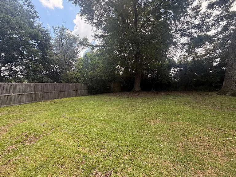 3290 Valencia Dr — Photo 38