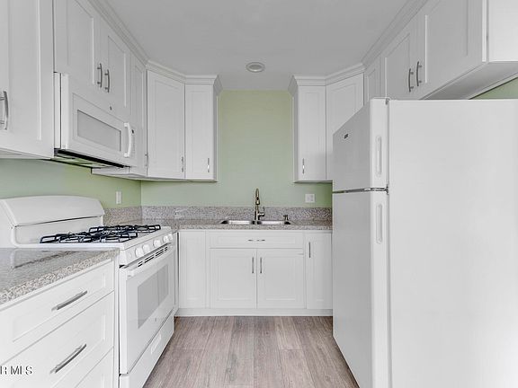 4th image of 39 Holt St