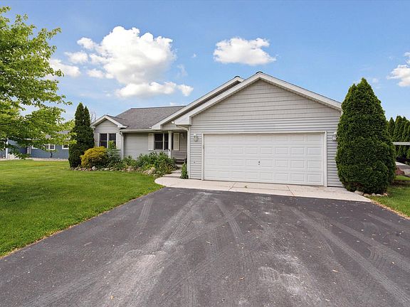 3rd image of 14814 Lark Dr