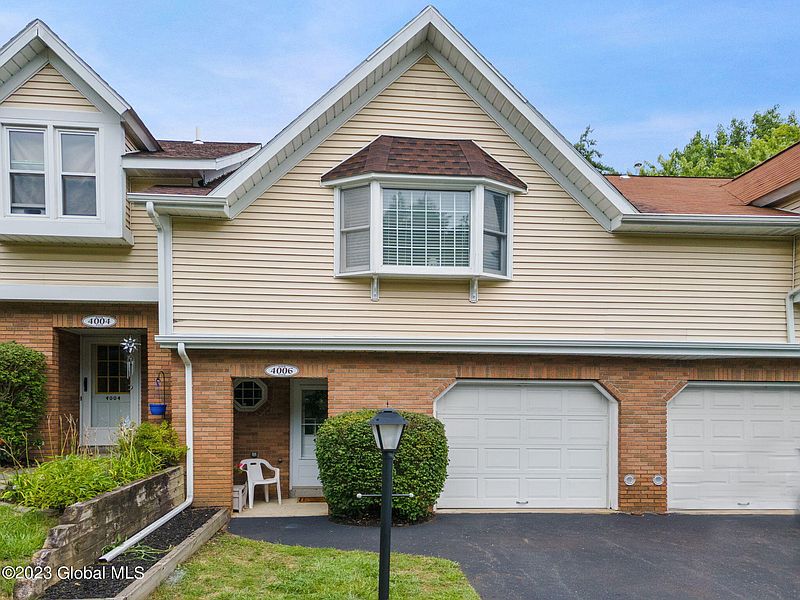 2nd image of 4006 Chaucer Place