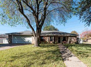 304 E Chapman Rd, Hewitt, TX 76643