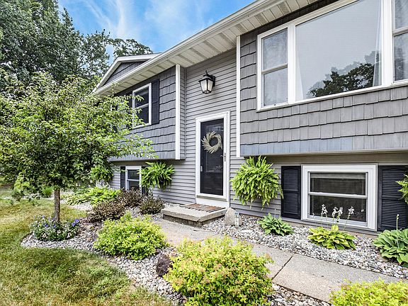 3rd image of 57380 Hamilton Dr