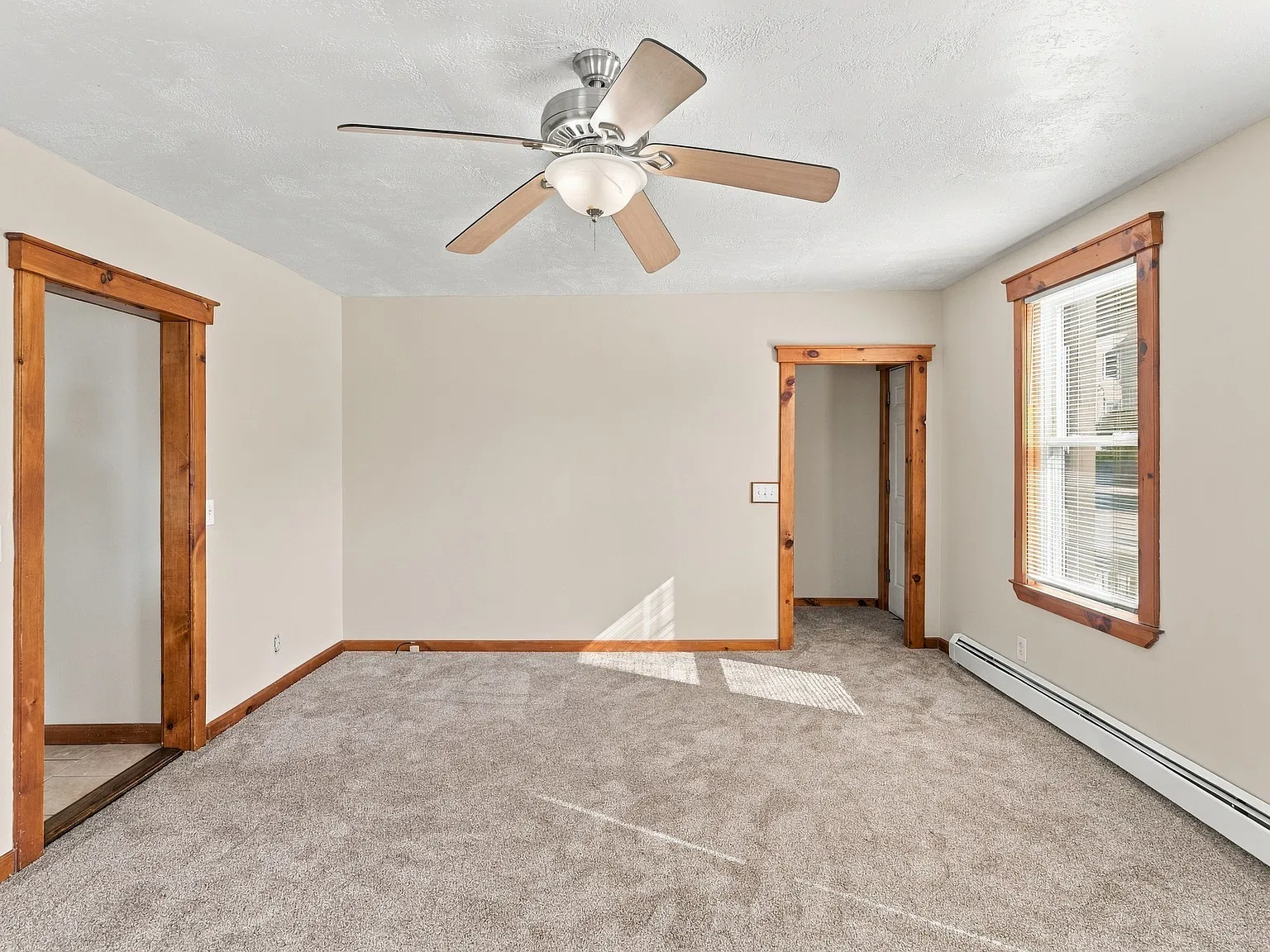 2 bed, 1100 sqft, $1,600 — Photo 1